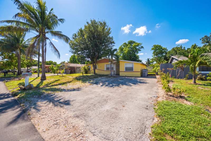 4 bedroom Single Family Residence at 130 NE 21st Court, Vera Villas 2nd Sec, Pompano Beach — photo 2