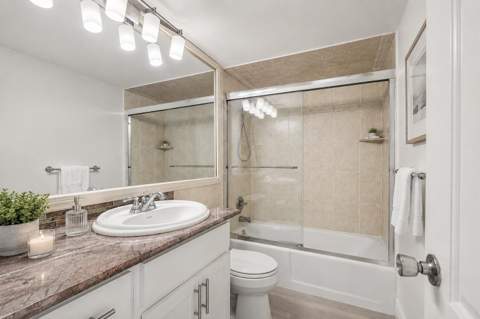 1021 Hillsboro Mile #607, Hillsboro Beach FL - photo 16 of 33