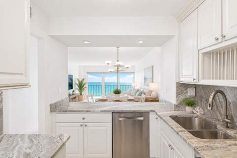1021 Hillsboro Mile #607, Hillsboro Beach FL - photo 6 of 33