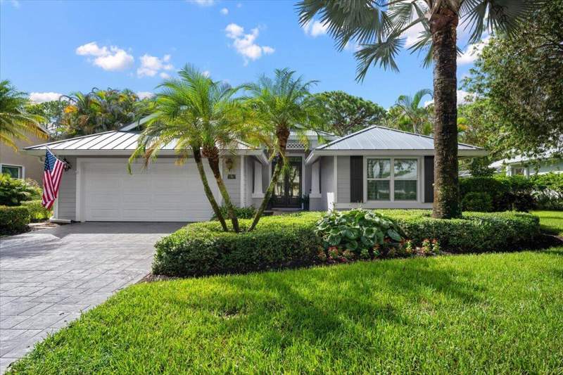 3 bedroom Single Family Residence at 7990 SE Mammoth Drive, The Arbors (Aka Forest Glade), Hobe Sound — photo 2