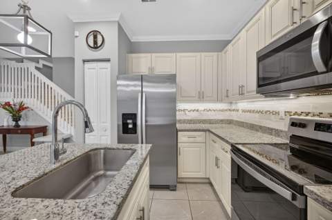3002 Butternut Lane, Riviera Beach FL - photo 20 of 45
