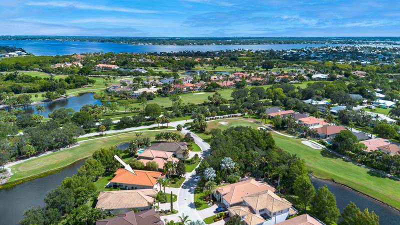 2 bedroom Single Family Residence at 724 SW Pebble Lane, Palm Cove Golf & Yacht Club, Palm City — photo 5