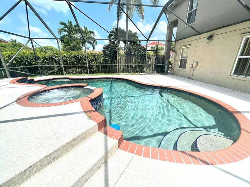 4 bedroom Single Family Residence at 3123 Sunset Circle, Coral Bay Replat Section One, Margate — photo 3