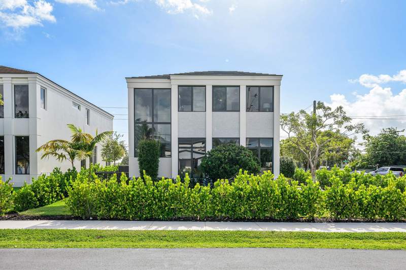 4 bedroom Single Family Residence at 521 SE 4th Avenue, Osceola Park, Delray Beach — photo 2
