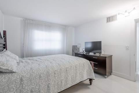 700 SE 6th Avenue #107, Deerfield Beach FL - photo 10 of 23