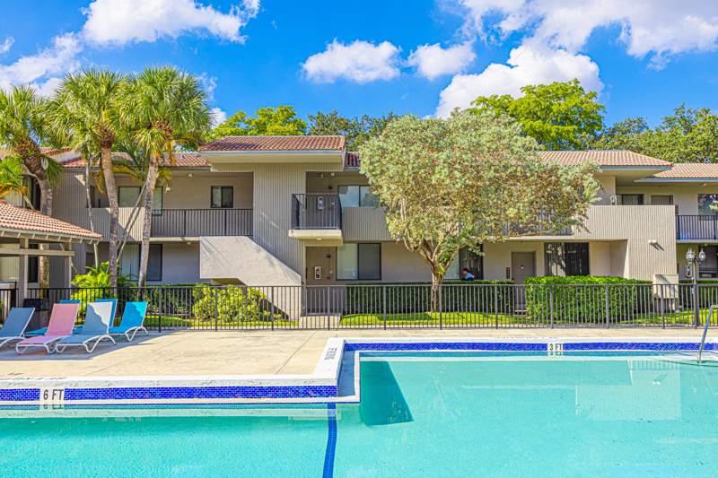 2 bedroom Condominium at 9541 SW 1st Court #9541, Rivers Edge At Oakwood, Coral Springs — photo 2