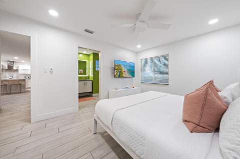 570 N Dover Road, Tequesta FL - photo 14 of 45