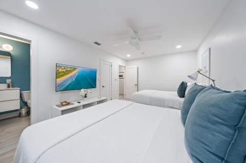 570 N Dover Road, Tequesta FL - photo 16 of 45