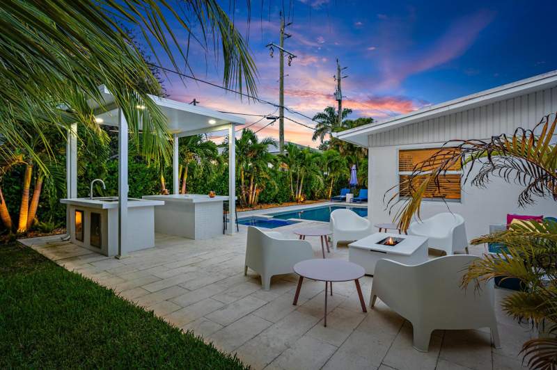 3 bedroom Single Family Residence at 570 N Dover Road, Jupiter In The Pines Sec B, Tequesta — photo 3