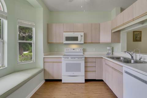 18081 SE Country Club Drive #37-361, Tequesta FL - photo 7 of 46