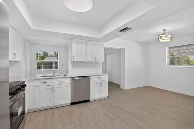 5 bedroom Single Family Residence at 3390 NW 42nd Street, Oriole Estates Sec 6, Lauderdale Lakes — photo 5