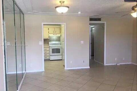 2840 NE 14th St Causeway #203A, Pompano Beach FL - photo 7 of 9