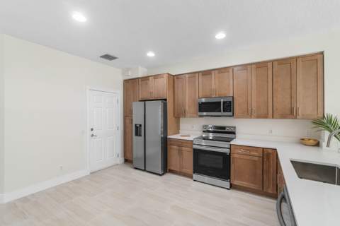 1182 Pinewood Lake Court, Greenacres FL - photo 6 of 54