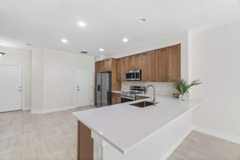 1182 Pinewood Lake Court, Greenacres FL - photo 8 of 54