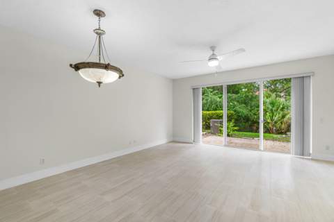 1182 Pinewood Lake Court, Greenacres FL - photo 10 of 54