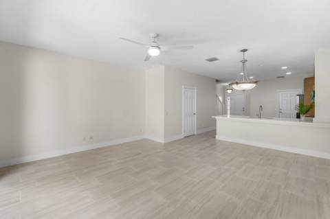 1182 Pinewood Lake Court, Greenacres FL - photo 12 of 54