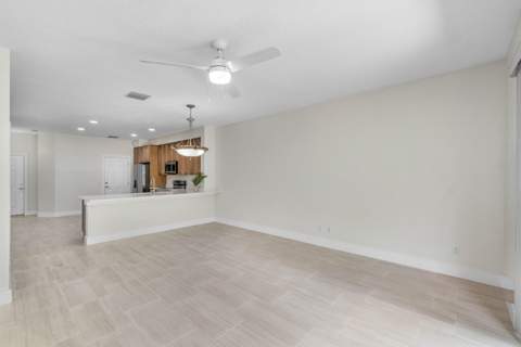 1182 Pinewood Lake Court, Greenacres FL - photo 13 of 54