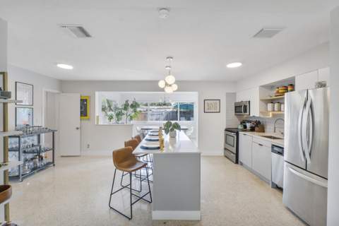 3557 Lloyd Drive, Oakland Park FL - photo 8 of 35