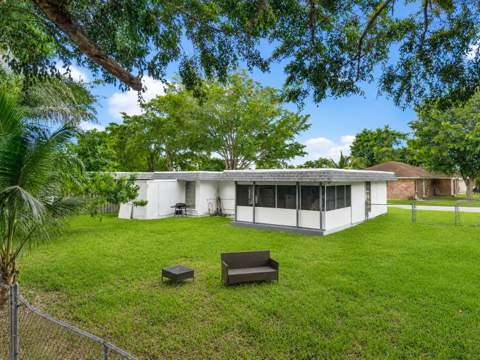 6807 NW 80th Court, Tamarac FL - photo 17 of 20
