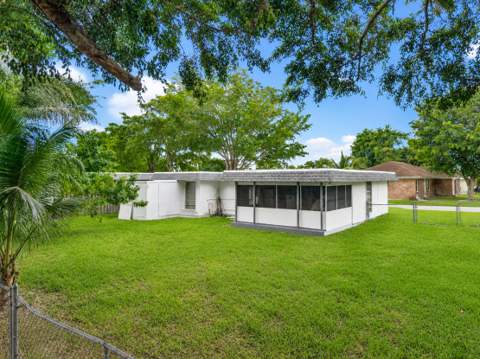 6807 NW 80th Court, Tamarac FL - photo 18 of 20