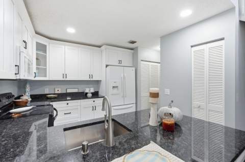 2985 Genoa Place #2985, West Palm Beach FL - photo 15 of 42