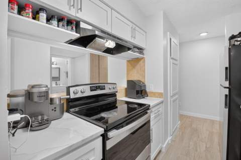 2305 N Congress Avenue #21, Boynton Beach FL - photo 13 of 55