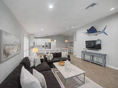 17700 Cornelia Avenue, Jupiter FL - photo 7 of 18