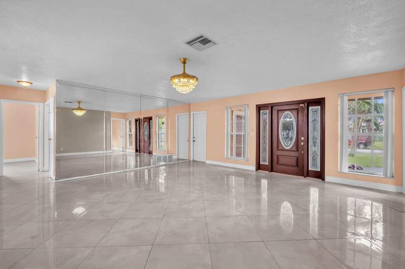 3 bedroom Single Family Residence at 7399 NW 20th Court, Sunrise Golf Village Second Add, Sunrise — photo 3