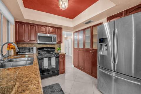7399 NW 20th Court, Sunrise FL - photo 10 of 29
