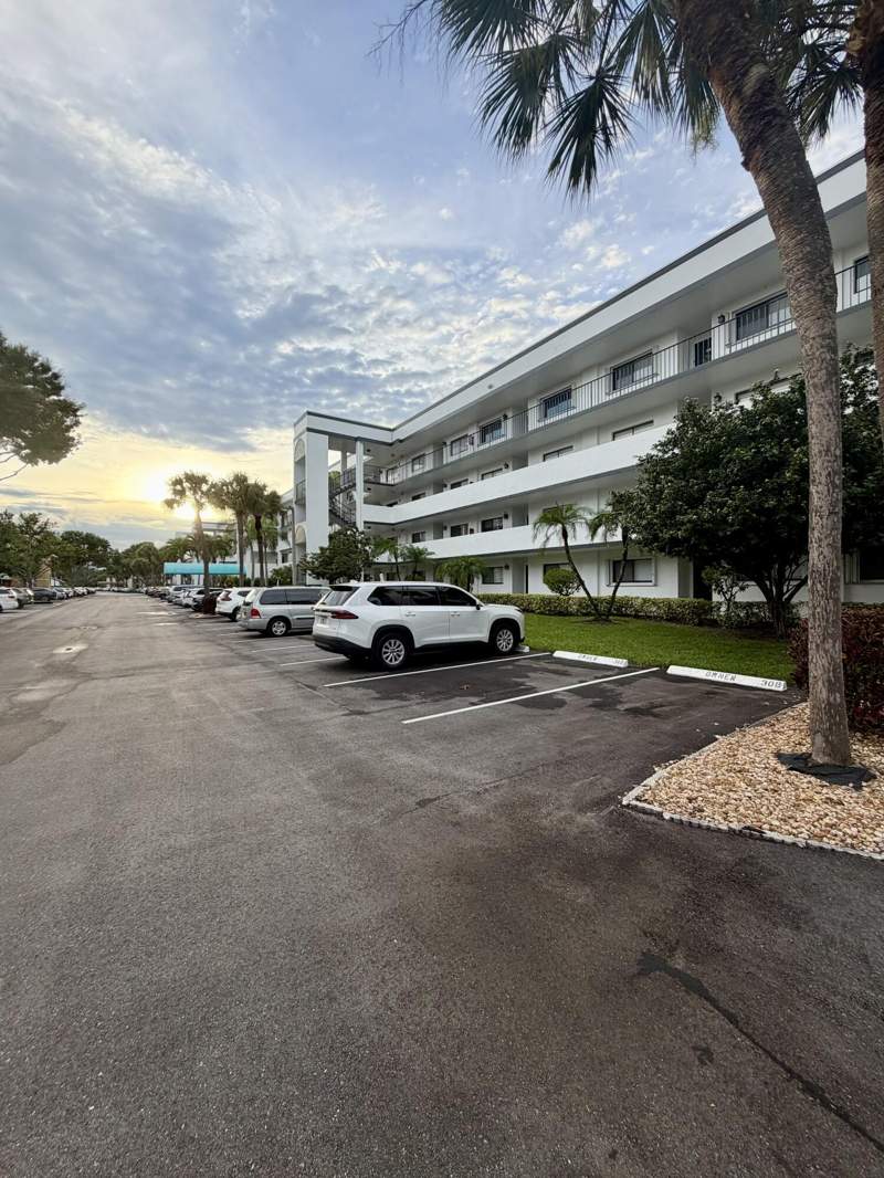 2 bedroom Condominium at 4725 Lucerne Lakes #214, Fairway Club Condo, Lake Worth — photo 3