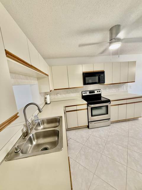 4725 Lucerne Lakes #214, Lake Worth FL - photo 19 of 42