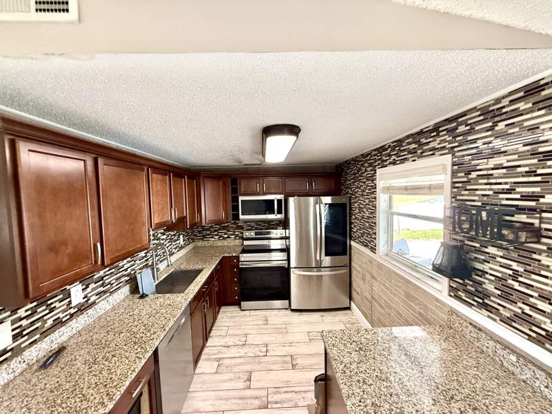 3 bedroom Single Family Residence at 637 SW Granadeer Street, Port St Lucie Section 27, Port St. Lucie — photo 5