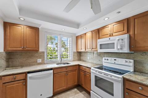 375 Beach Road #201, Tequesta FL - photo 7 of 35
