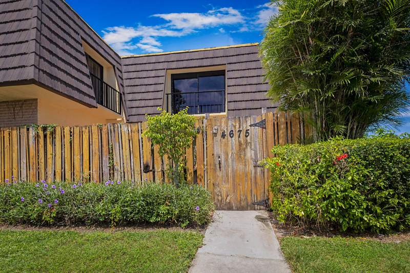 2 bedroom Townhouse at 4675 Cherry Road, Cherry Lane, West Palm Beach — photo 2
