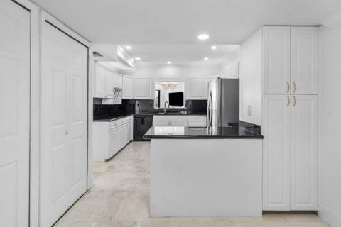 1035 S Federal Highway #211, Delray Beach FL - photo 7 of 41