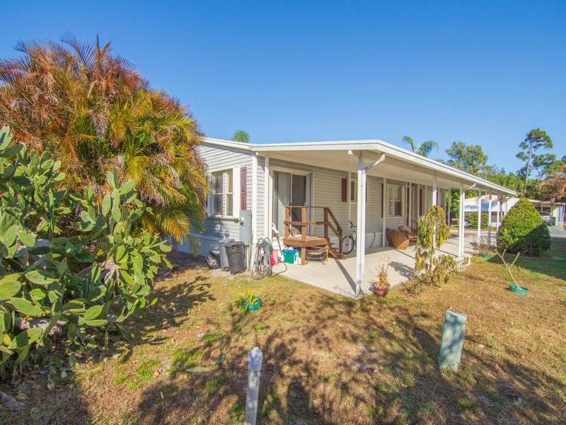 2 bedroom Manufactured Home at 43 Montilla Way, Spanish Lakes Golf Village, Port St. Lucie — photo 4