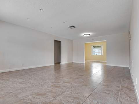 2016 SW Golf Lane, Boynton Beach FL - photo 9 of 29