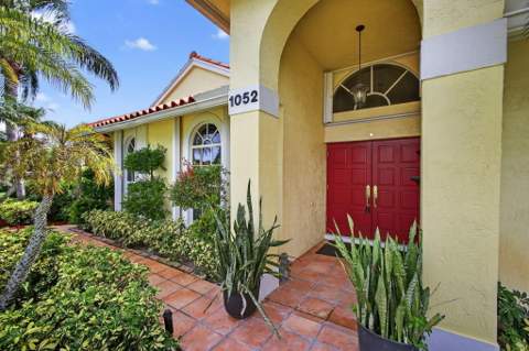1052 W Shore Drive, West Palm Beach FL - photo 6 of 65
