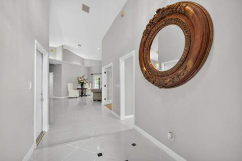 1052 W Shore Drive, West Palm Beach FL - photo 7 of 65