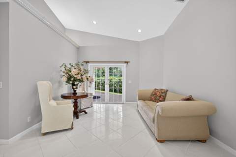1052 W Shore Drive, West Palm Beach FL - photo 14 of 65