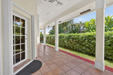 1052 W Shore Drive, West Palm Beach FL - photo 16 of 65