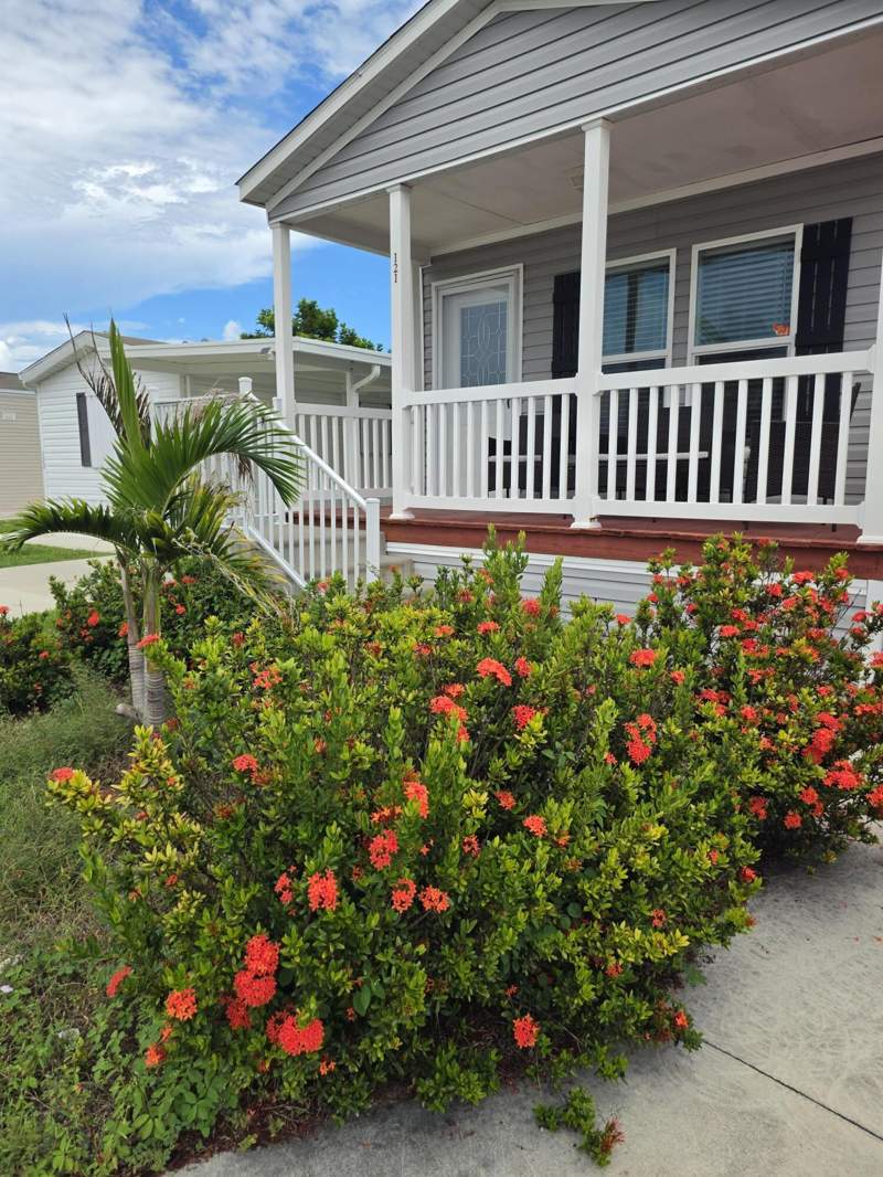 2 bedroom Manufactured Home at 121 Sandhill Boulevard, Sandhill Shores, Fort Pierce — photo 2