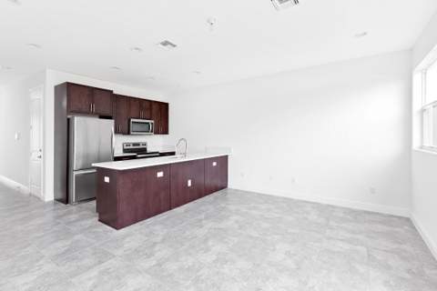 6954 Pines Circle #51, Coconut Creek FL - photo 7 of 29