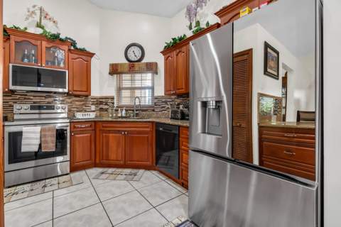 7365 NW 54th Court, Lauderhill FL - photo 6 of 37