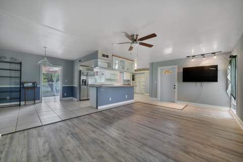 6311 NW 72nd Avenue, Tamarac FL - photo 7 of 37
