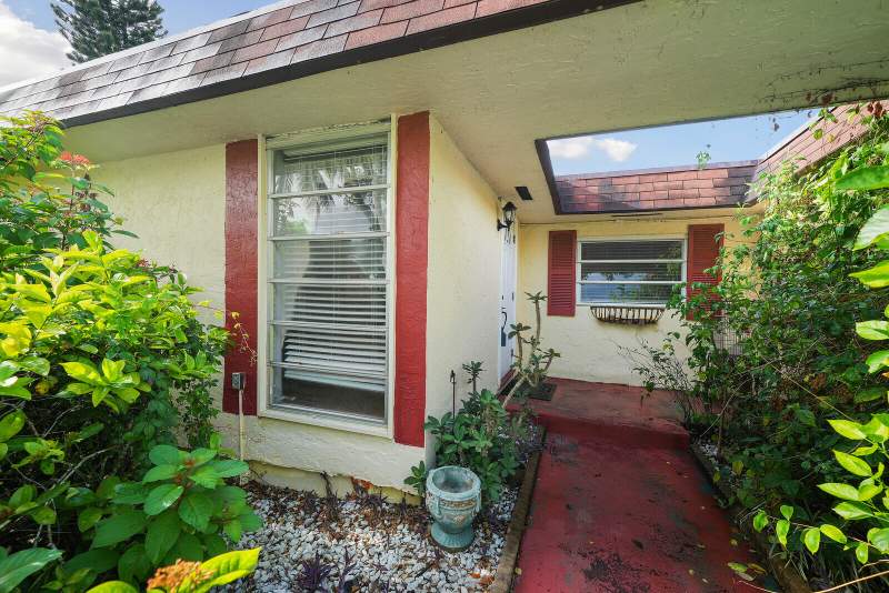 2 bedroom Single Family Residence at 6311 NW 72nd Avenue, Mainlands Of Tamarac Lakes, Tamarac — photo 4