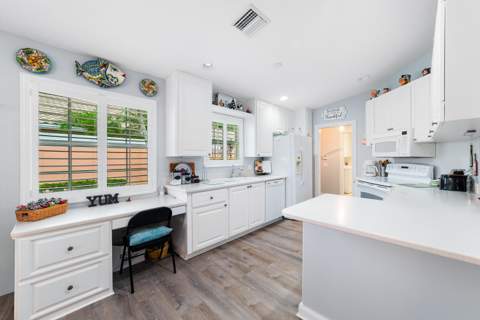 10476 SW Stratton Drive, Port St. Lucie FL - photo 10 of 44