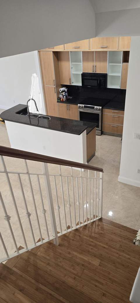 635 NE 11th Avenue, Fort Lauderdale FL - photo 10 of 29