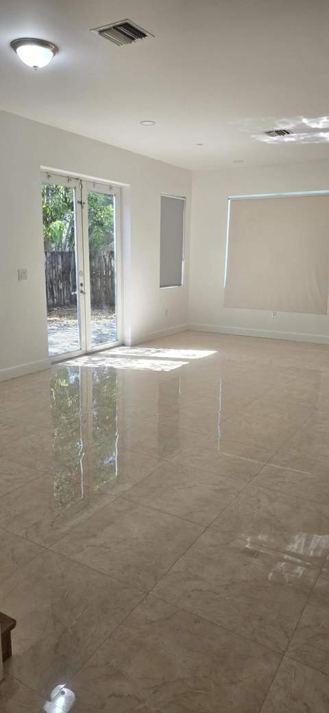 635 NE 11th Avenue, Fort Lauderdale FL - photo 12 of 29