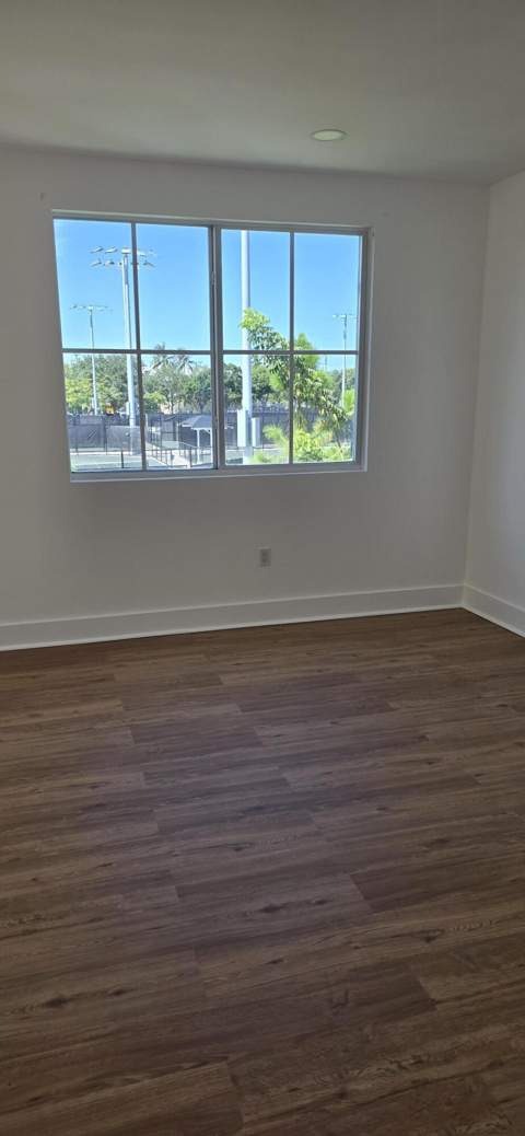 635 NE 11th Avenue, Fort Lauderdale FL - photo 17 of 29